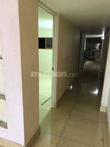 BÁN NHÀ C/C 100 HÙNG VƯƠNG, PHƯỜNG 9 QUẬN 5 (Lầu 2, thang bộ