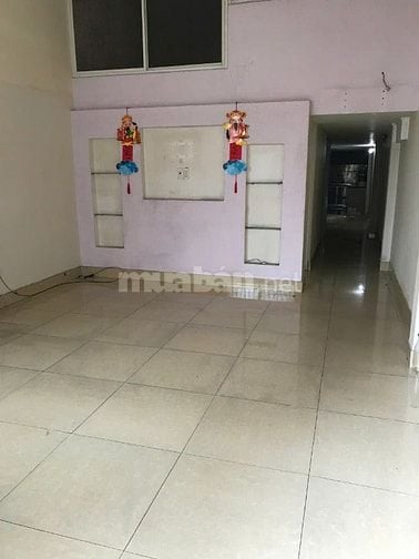 BÁN NHÀ C/C 100 HÙNG VƯƠNG, PHƯỜNG 9 QUẬN 5 (Lầu 2, thang bộ