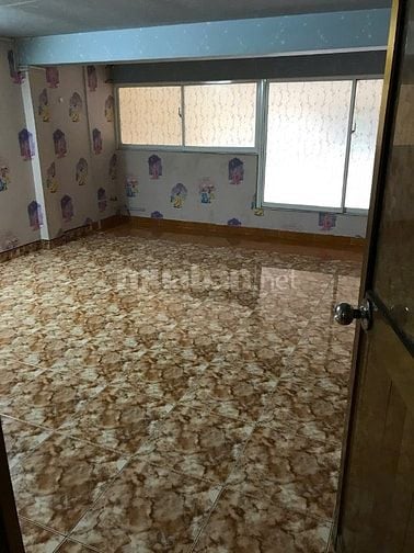 BÁN NHÀ C/C 100 HÙNG VƯƠNG, PHƯỜNG 9 QUẬN 5 (Lầu 2, thang bộ