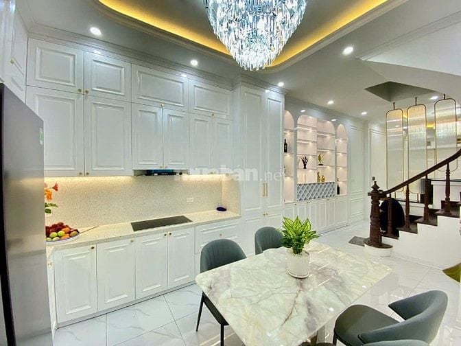 BÁN NHÀ LÔ GÓC PHỐ LÁNG TRUNG TT Q ĐỐNG ĐA 15M RA ÔTÔ TRÁNH  