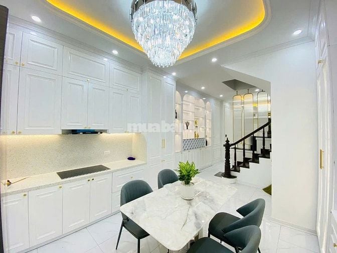 BÁN NHÀ LÔ GÓC PHỐ LÁNG TRUNG TT Q ĐỐNG ĐA 15M RA ÔTÔ TRÁNH  