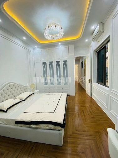 BÁN NHÀ LÔ GÓC PHỐ LÁNG TRUNG TT Q ĐỐNG ĐA 15M RA ÔTÔ TRÁNH  