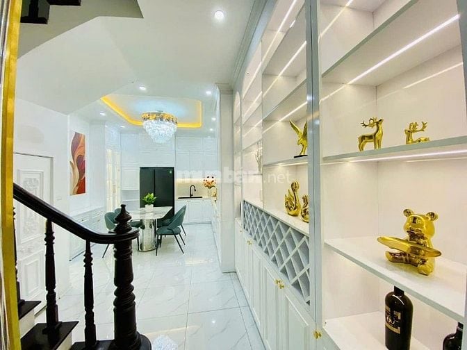 BÁN NHÀ LÔ GÓC PHỐ LÁNG TRUNG TT Q ĐỐNG ĐA 15M RA ÔTÔ TRÁNH  