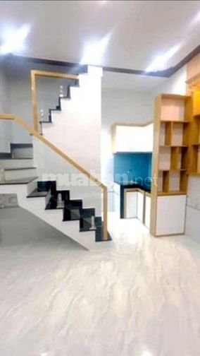 BÁN NHÀ NGAY CHỢ GIÃN DÂN đường HT22, phường Hiệp Thành, quận 12