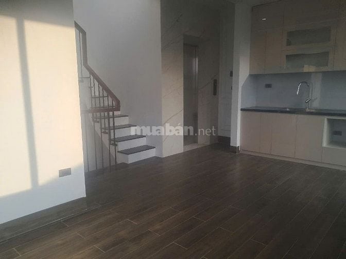 Bán nhà ngõ gần phố Văn Cao - Liễu Giai, Ba Đình, 5,5 tầng thang máy 