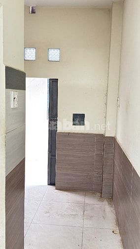 Bán nhà 2 mặt hẻm khu dân cư trung tâm & yên tĩnh.