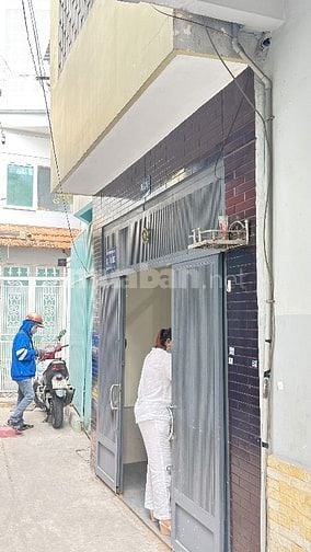 Bán nhà 2 mặt hẻm khu dân cư trung tâm & yên tĩnh.