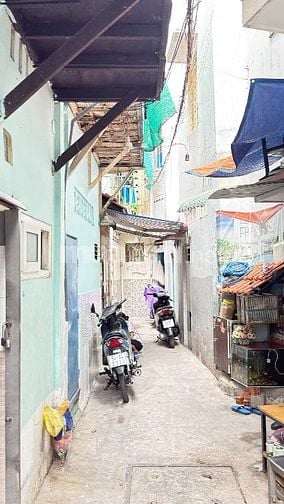 Bán nhà 2 mặt hẻm khu dân cư trung tâm & yên tĩnh.