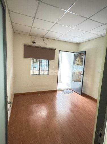 Bán nhà 2 mặt hẻm khu dân cư trung tâm & yên tĩnh.