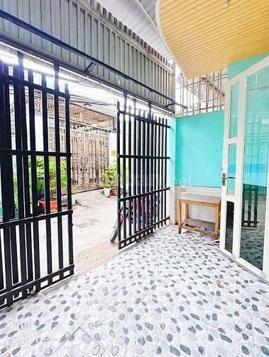 Chủ ngộp bán gấp căn nhà Đ. Trần Thị Cẩm, củ chi 120m2 SHR. Giá 760tr