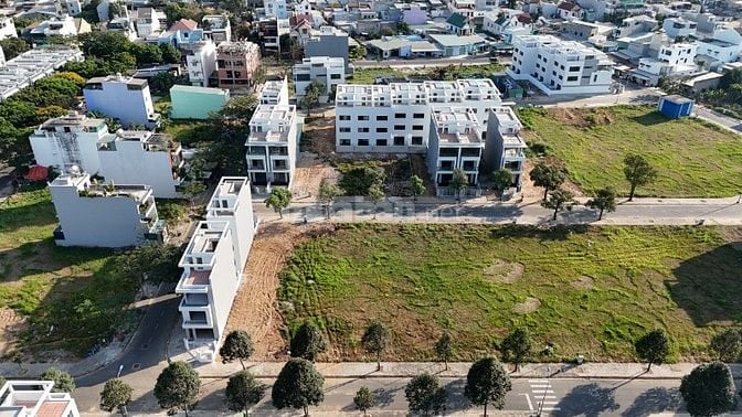 Cần bán đất nền mặt tiền đường, Quận 9 - Full thổ cư, giá 30 triệu/m2
