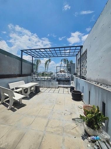 Nhà 4 tầng, Hương Lộ 2, gần BV Bình Tân, DT 4X16, 4PN, Hẻm xe hơi.