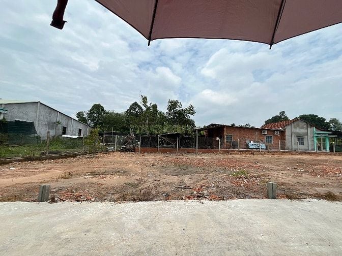 BÁN LÔ ĐẤT TRẢNG BÀNG TÂY NINH ĐỐI DIỆN DT787 TRONG KHU DÂN CƯ SẦM UẤT