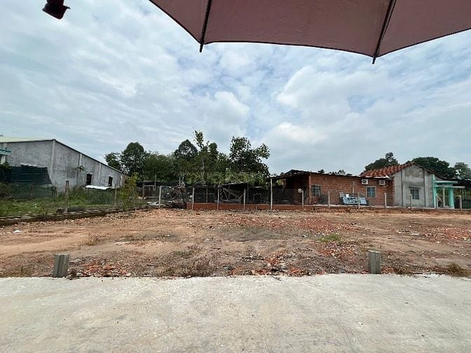 BÁN LÔ ĐẤT TRẢNG BÀNG TÂY NINH ĐỐI DIỆN DT787 TRONG KHU DÂN CƯ SẦM UẤT