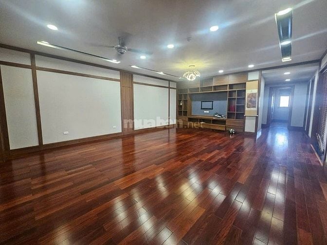 P/Lô Víp Giảng Võ-Ngọc Khánh sát MP oto đỗ cửa nhà 5T vị trí đẹp 