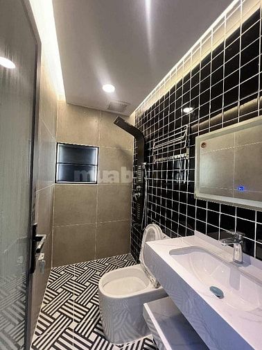 TÂN SƠN NHÌ TÂN PHÚ - GIÁP TÂN BÌNH - 71M2(4x18m) - 5 TẦNG THANG MÁY -