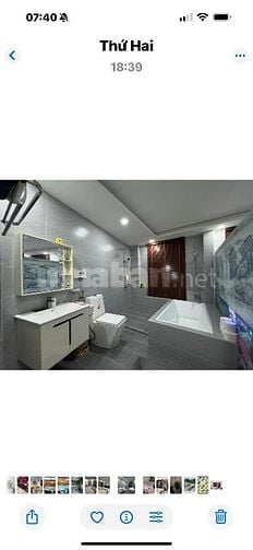 Nhà bán 7 phòng ngủ, thang máy điện 3 pha tiện nghi đầy đủ