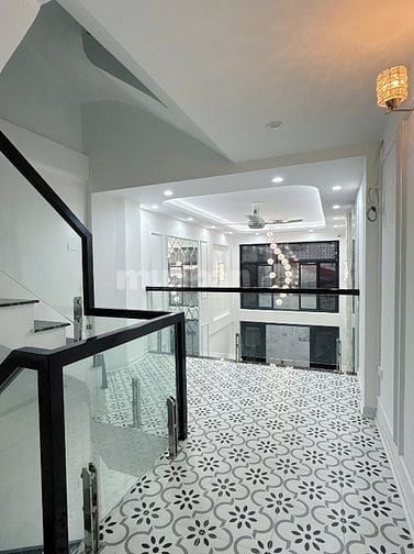 Bán nhà mới full nội thất 4 ngủ, gần ô tô đỗ