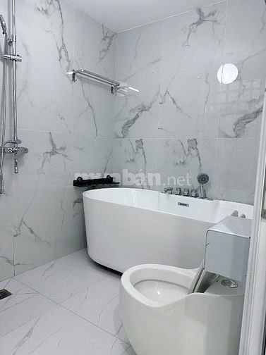 Bán nhà mới full nội thất 4 ngủ, gần ô tô đỗ