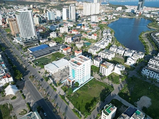 Bán lô đất 1500m2 Đường Hoàng Quốc Việt Hạ Long