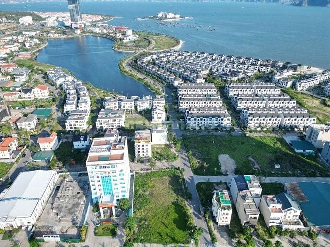 Bán lô đất 1500m2 Đường Hoàng Quốc Việt Hạ Long