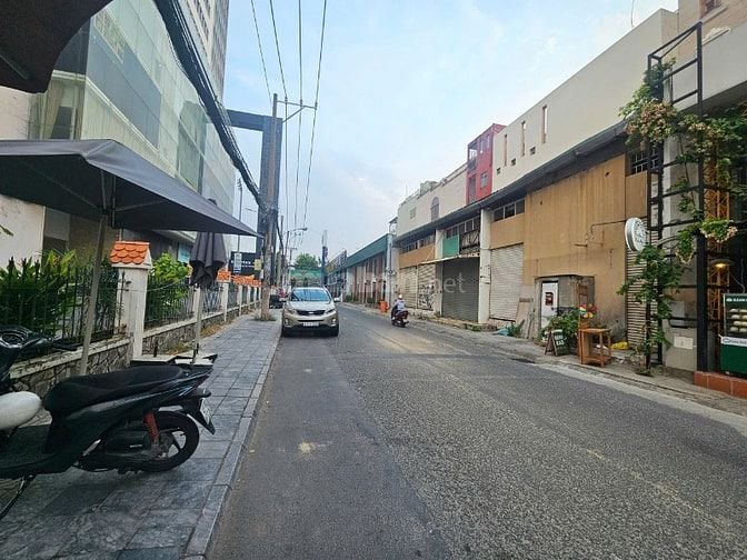 18A Cộng Hòa, Phường 4 Tân Bình.