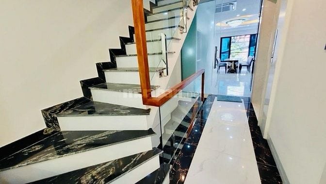 SIÊU PHẨM ĐẦU PHỐ NVC - 6 TẦNG THANG MÁY, GARA Ô TÔ, KINH DOANH