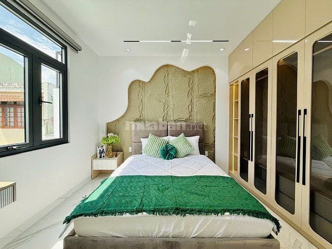 CHÍNH CHỦ BÁN NHÀ ĐẸP MỚI XÂY ĐÚC 3LẦU FULL NỘI THẤT CAO CẤP 