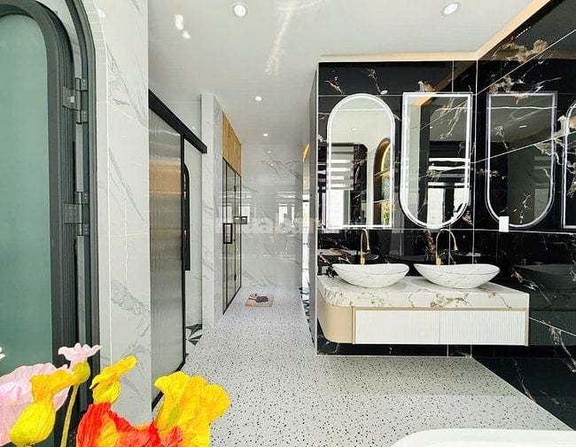 CHÍNH CHỦ BÁN NHÀ ĐẸP MỚI XÂY ĐÚC 3LẦU FULL NỘI THẤT CAO CẤP 
