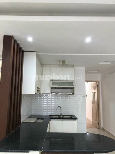 Bán căn hộ lầu 2 c/cư Lý Văn Phức, P.Tân Định, Quận 1 giá 2.15 tỷ 