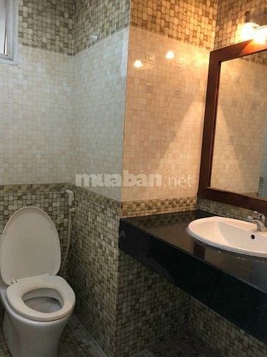 Bán căn hộ lầu 2 c/cư Lý Văn Phức, P.Tân Định, Quận 1 giá 2.15 tỷ 
