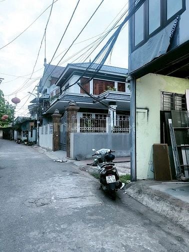 bán nhà tặng nhà 2 tầng mặt phố 