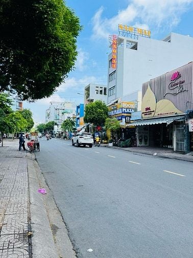 	HHÀNG HIẾM – BÁN NHÀ MẶT TIỀN ĐỘC LẬP (6MX20M)- 1 LẦU  –Q. TÂN PHÚ