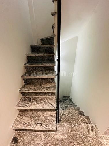 BÁN GẤP NHÀ 6  TẦNG THANG MÁY– PHỐ NGỌC TRÌ - TIỆN ÍCH BẠT NGÀN - GIÁ 