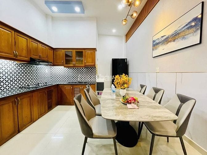 Chính chủ bán gấp nhà 49m², Đường Phạm Văn Hai, P5, Tân Bình.Hẻm thông