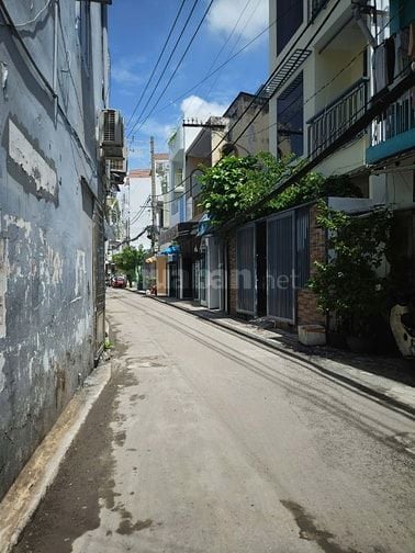 Cô chú lớn tuổi cần bán nhà HXH Phạm Văn hai, Tân Bình.