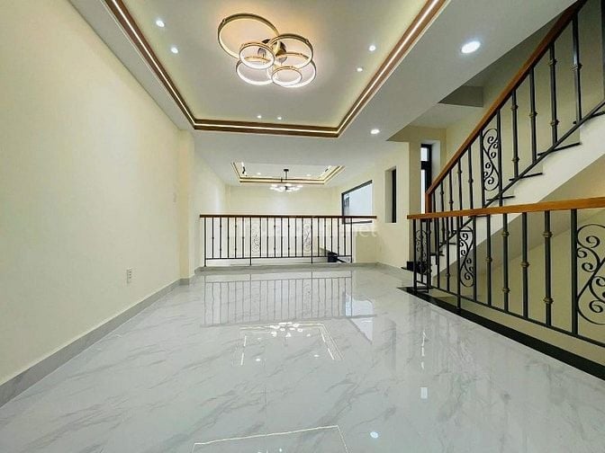 SANG TÊN NHANH CĂN!Đ.Hồng Lạc P11 Tân Bình,DT:40m2/2,250 Tỷ, SHR,HXH
