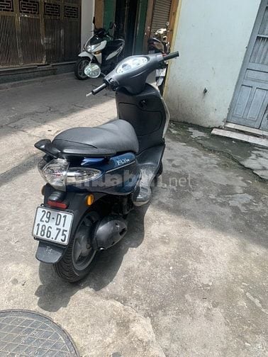 Cần bán xe Piaggio Fly 125cc màu xanh tím, biển 29D1, xe rất đẹp