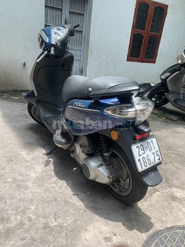 Cần bán xe Piaggio Fly 125cc màu xanh tím, biển 29D1, xe rất đẹp