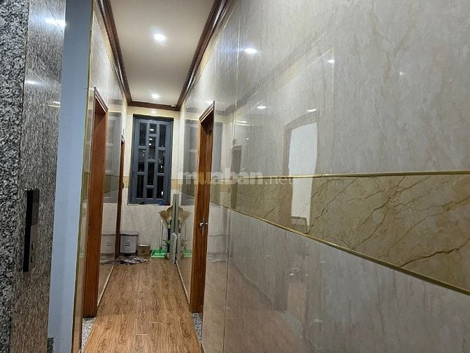 Bán nhà đẹp 7,5x20  Him Lam Kênh Tẻ có thang máy giá 35,5 tỷ 