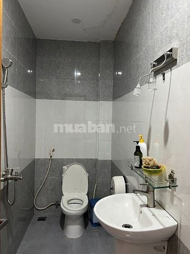 Bán nhà đẹp 7,5x20  Him Lam Kênh Tẻ có thang máy giá 35,5 tỷ 