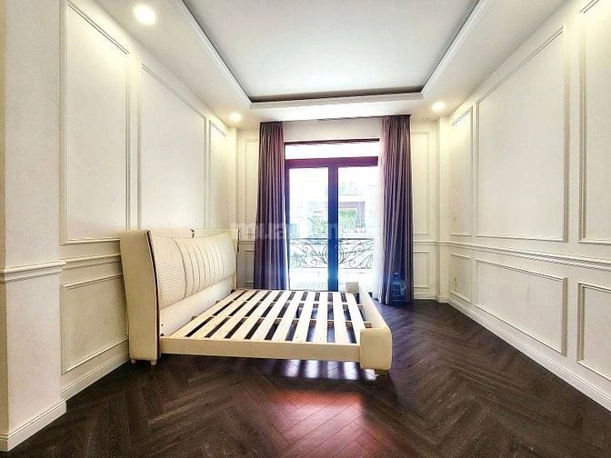 VIP TÂN SƠN NHÌ 85m2 5 TẦNG THANG MÁY - XE TẢI TRÁNH - GIÁ TỐT