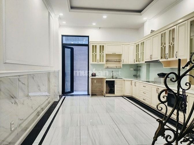 VIP TÂN SƠN NHÌ 85m2 5 TẦNG THANG MÁY - XE TẢI TRÁNH - GIÁ TỐT