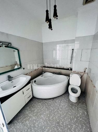 Cho thuê nhà MT hẻm đường Nguyễn Oanh 50m, ngay chợ Căn Cứ 26