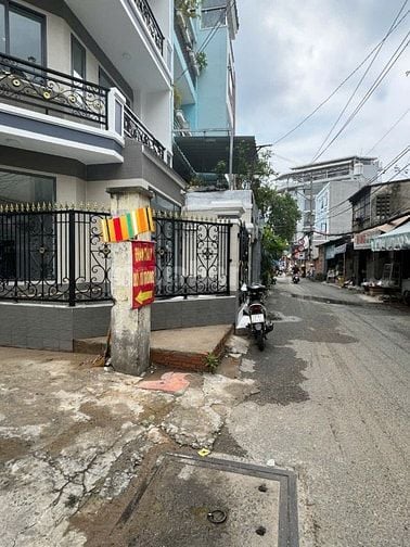 Nhà cho thuê mặt tiền đường Chu Văn An, Bình Thạnh, 6x10m, 15tr