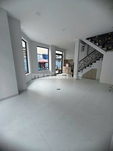 Nhà cho thuê mặt tiền đường Chu Văn An, Bình Thạnh, 6x10m, 15tr