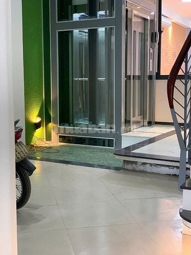 Chính chủ cho thuê căn hộ ngõ 210 Đội Cấn, 100m2, 2 ngủ, full đồ
