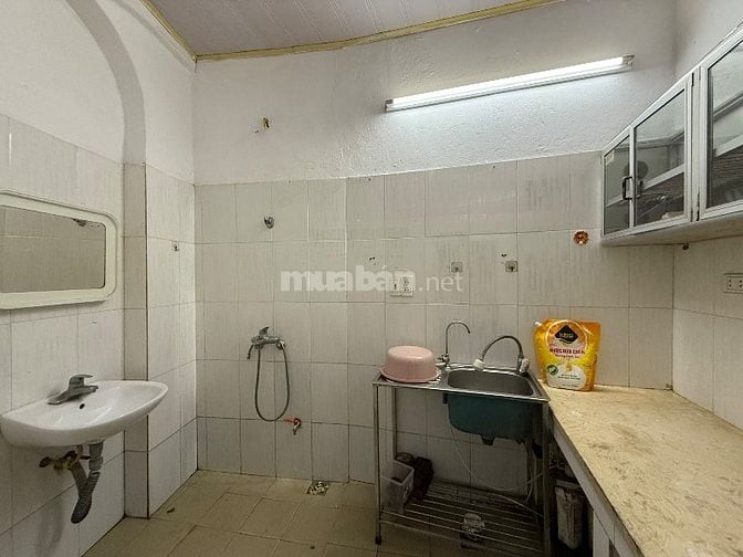 Nhà 3,5T cũ vị trí đắc địa Mp Đặng Tiến Đông vỉa hè rộng kd sầm uất