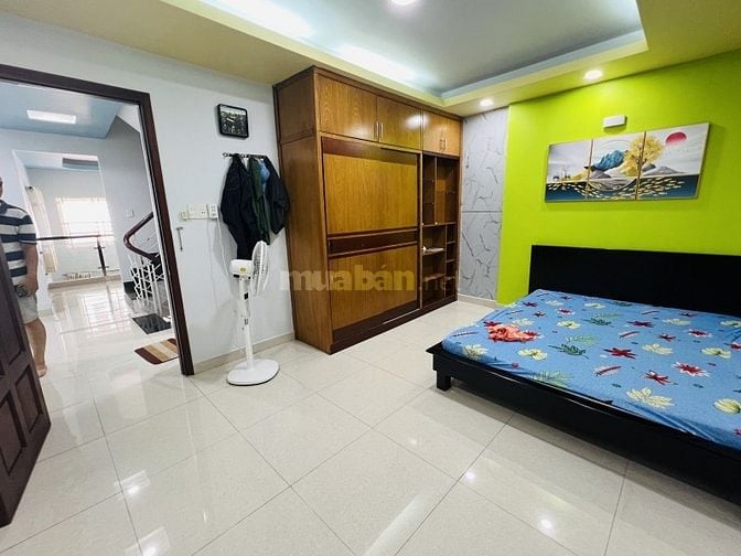 Giảm 2 tỷ, Bán gấp nhà 100m 4 tầng HXH Nguyễn Văn Trỗi, Phú Nhuận