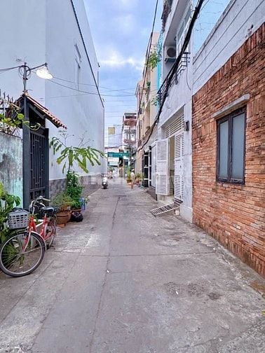 Bán đất HXH Nguyên Hồng - DT 5,5x11,5m nở hậu CN đủ 65m2
